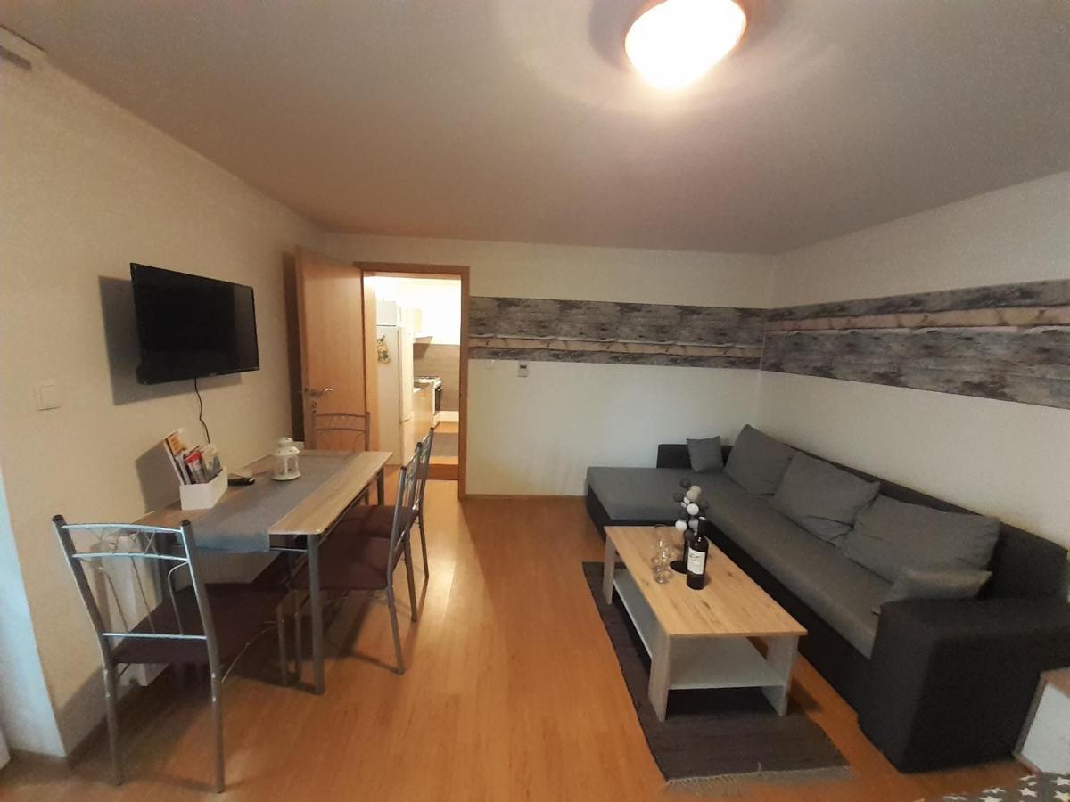 Laumar 2 Apartment